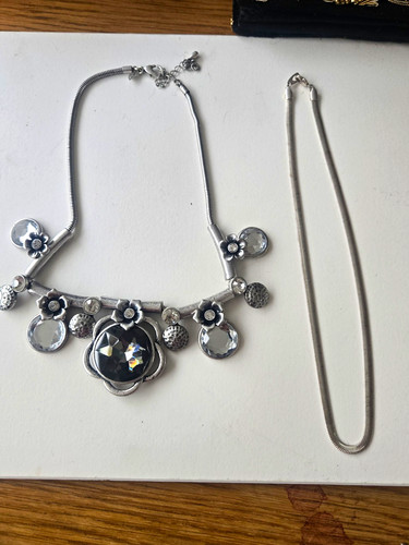 Per una statement necklace - una,