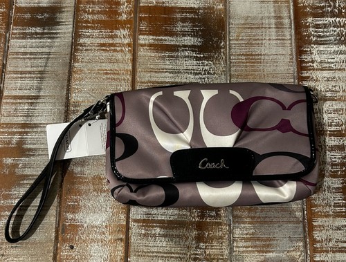Nwt coach signature - signature, multicolor