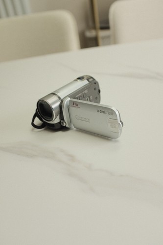 Canon fs200 camcorder - canon,