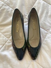 Vintage 1980's Genuine Snake skin Slip on womens shoes by Dari Spain