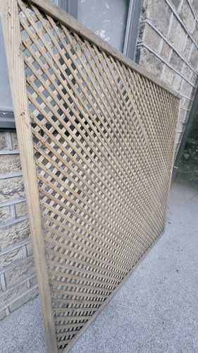 Diamond lattice fence feet - diamond,