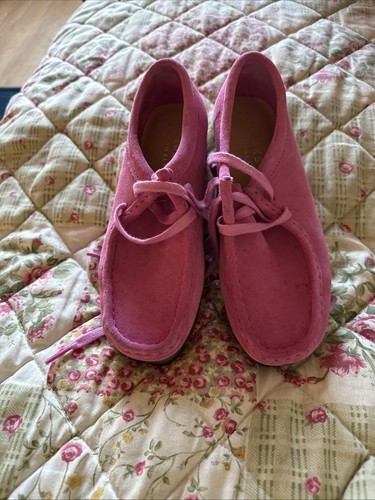 Ladies pink clarks wallaby - ladies,