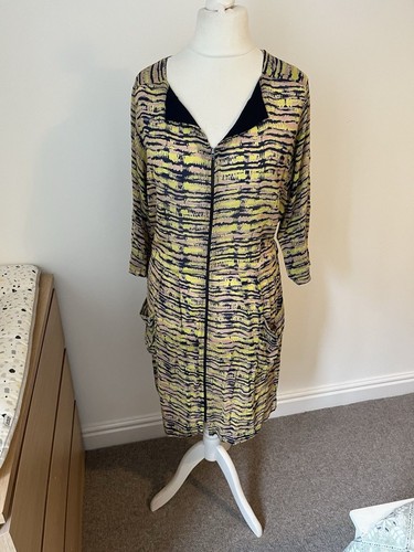 Pyrus london yellow animal - london,