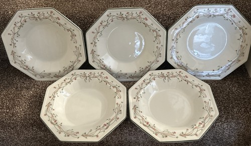Eternal beau rimmed soup - 5,