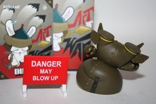 KIDROBOT 2014 DUNNY ART OF WAR