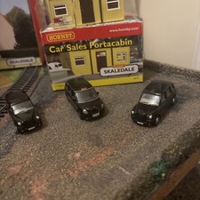 Hornby Skaledale  R8765 Office Portacabin OO In Original Box plus 3 taxis 