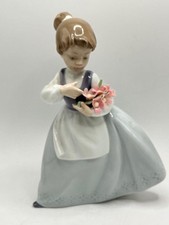 NAO BY LLADRO SPAIN -  GIRL +