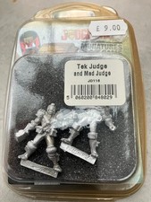 Judge Dredd miniatures TEK