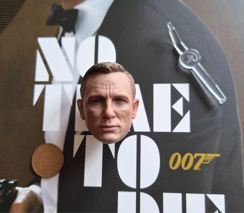 Hot toys james bond time - toys,