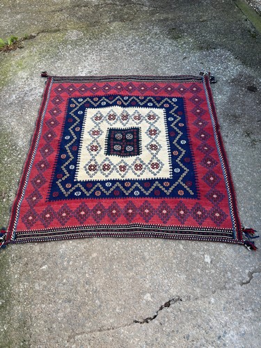 Traditional middle eastern - middle,