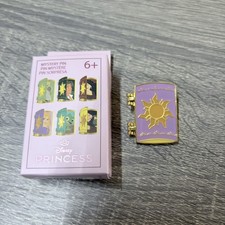 Disney Trading Pin Tangled Lanterns Hinged - Rapunzel and Hook Hand Loungefly