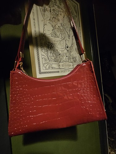 Small glossy red - small, leather