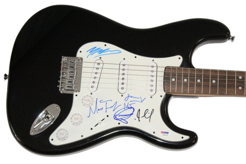 Maroon full band signed - full,