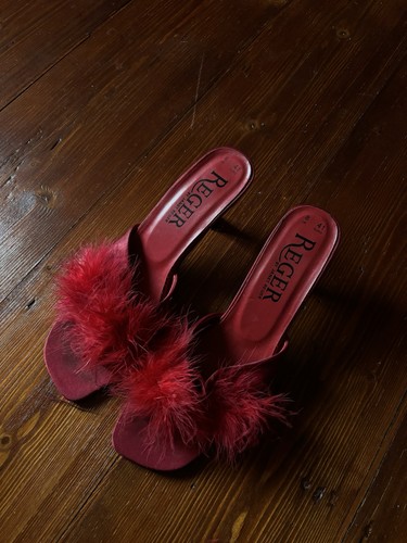 Red feather vintage - vintage, kitten