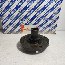 FRONT WHEEL HUB Fiat 127 - 128