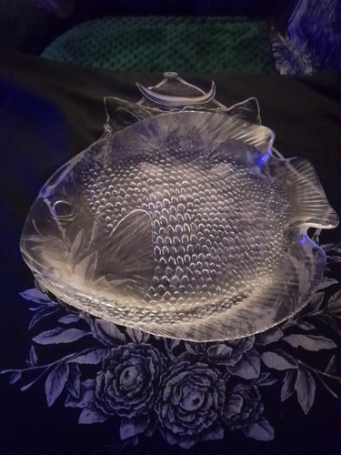Beautiful glass fish plate - beautiful,