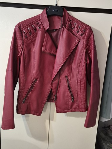 Red jkt label - jkt, say