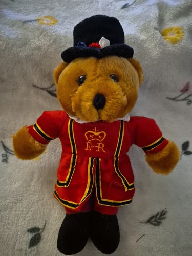 Beefeater bear 26cm plush - bear, soft