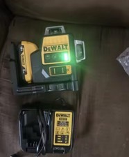 DeWalt DW089LG 12V Green Line