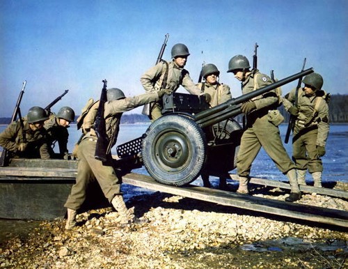 Army soldiers roll 37mm - army, a