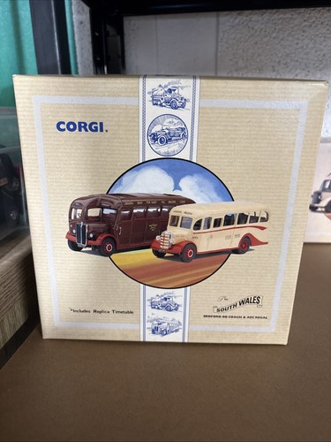 Corgi diecast model - model, bus