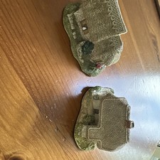 2 x Lilliput Lane Pennys Post