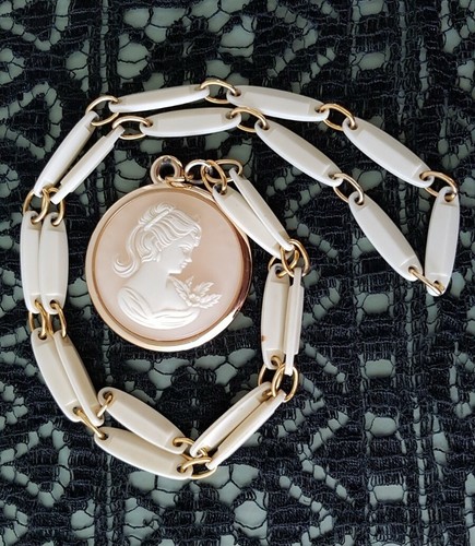 1960s hard plastic cameo - 1960s,