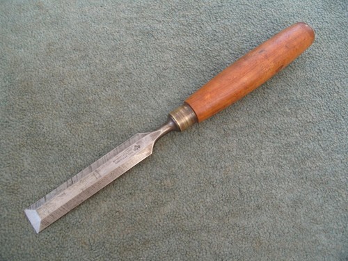 Wide bevel edged chisel - wide,