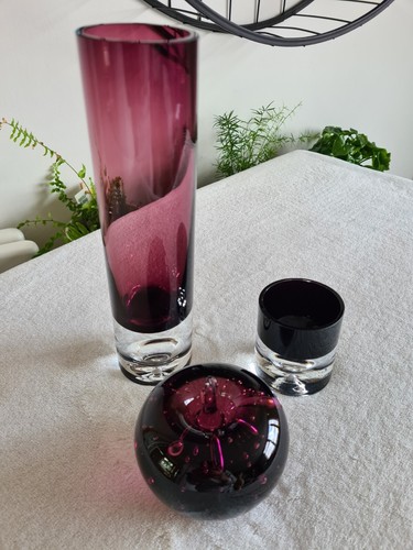 Cranberry bubble glass vase - cranberry,