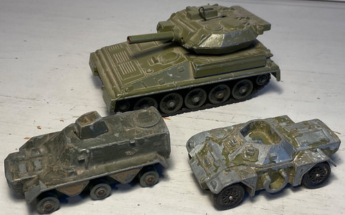 Dinky toys alvis tank - toys,