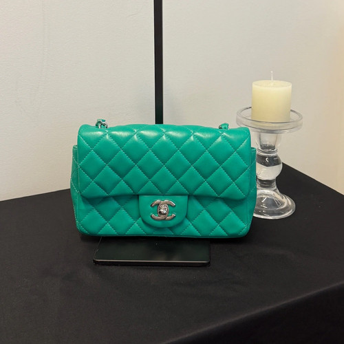 Chanel classic flap - chanel,