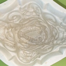 OLD ANTIQUE POTTERY JELLY MOULD - GLAZED CREAM POTTERY- 15.5x12x10.5cm