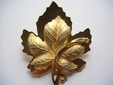 Vintage Canadian Matte and Polished Gold Tone 3D Maple Leaf Brooch