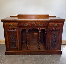 Beautiful Antique Solid Oak Carved Buffet Arts and Crafts Sideboard Cabinet 