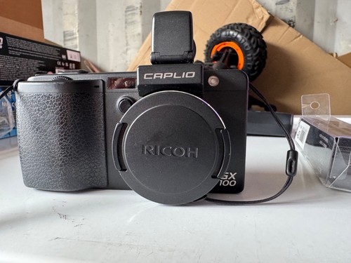 Ricoh caplio gx100 0mp - gx100, 10.0mp