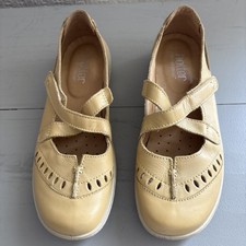 Ladies Pale Yellow Hotter