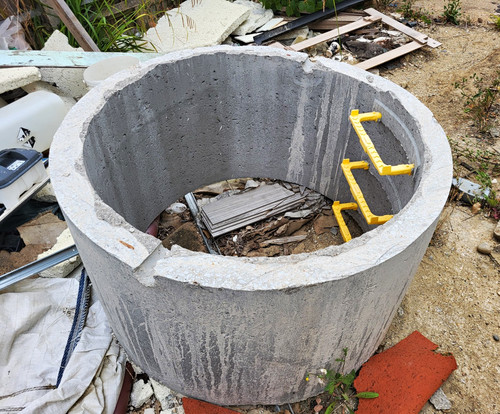 Concrete circular manhole - concrete,