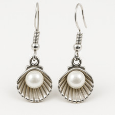 Shell Pearl Earrings Elegant
