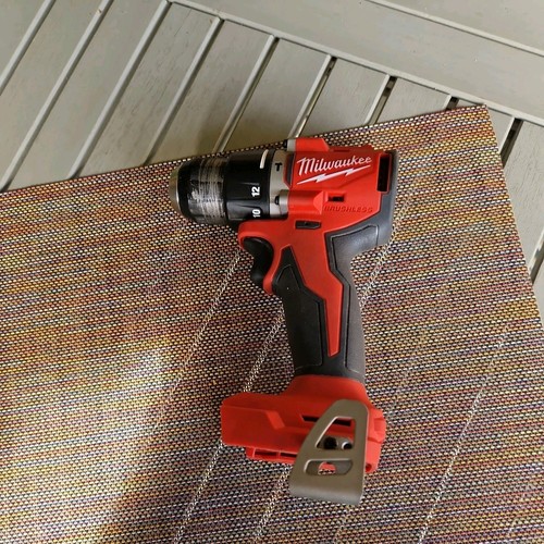 Milwaukee m18blpdrc 18v - m18blpdrc-0,