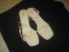 Ladies shoes ‘ ZARA ‘ – white – size 6.5 ( EU 40 ) – good condition