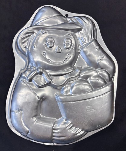 Wilton scarecrow cake tin - wilton, by