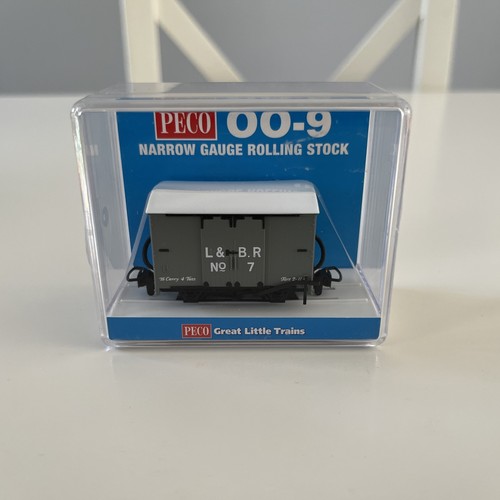 Peco narrow gauge rolling - 00-9,