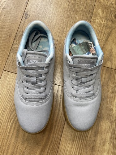 Light grey nike - sb., up