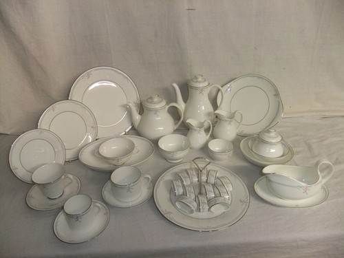 Royal doulton carnation - royal, (1982)