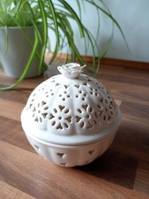 Authentic Leedsware Fine Pottery Pierced Potpourri Lidded Bowl