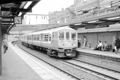 Railway negative class 319 - railway,