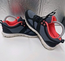 Skechers Size 7  Lite Weight