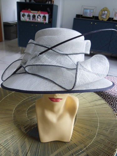 Beautiful pearly silver grey - pearly,