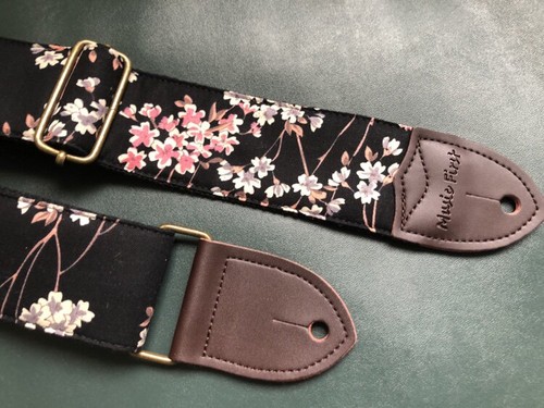 Soft padded guitar strap - padded,