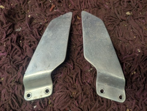 Yamaha fzr600 footrest - yamaha,